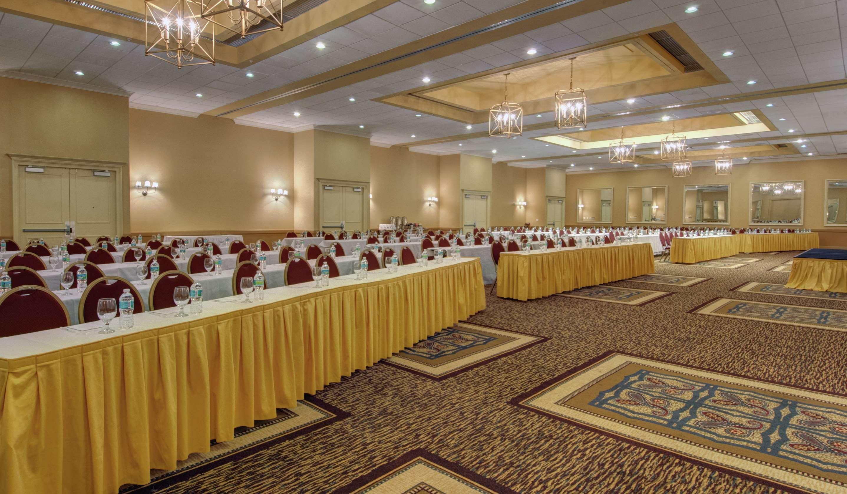 Embassy Suites By Hilton West Palm Beach Central Бизнес фото