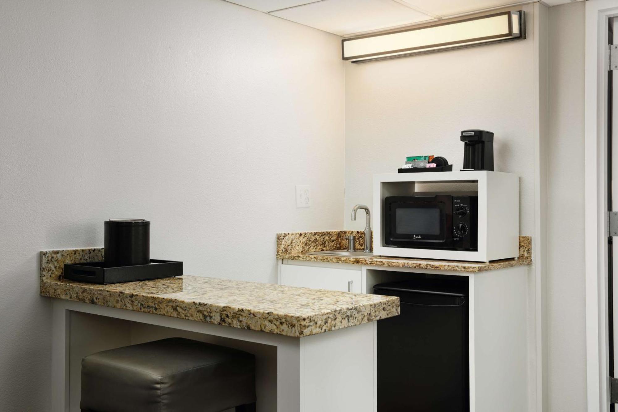 Embassy Suites By Hilton West Palm Beach Central Экстерьер фото